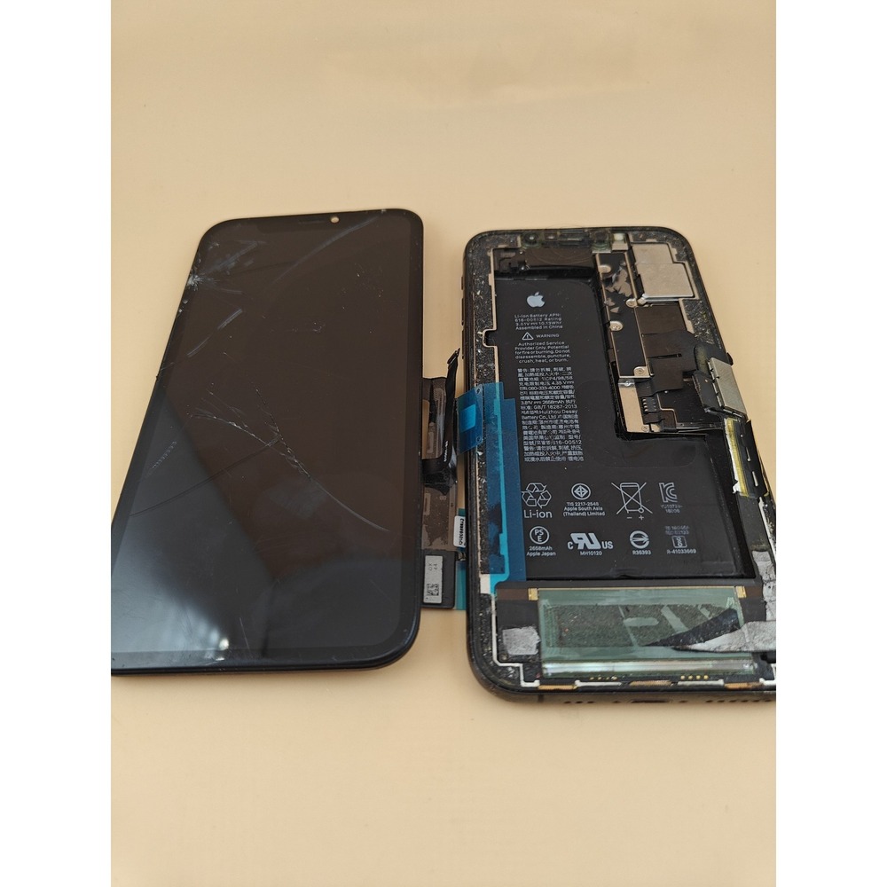 Apple iPhone XS A2097 Smartphone For Parts Damaged Repair Broken Phone Unit